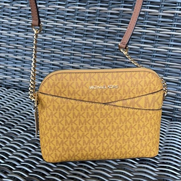 Michael Kors Jet Set Travel Medium Dome Crossbody Bag Marigold Multi - Picture 1 of 16